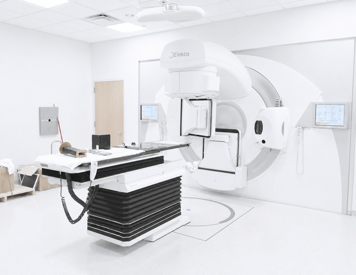 Elekta linear accelerator treatment room independent service and maintenance