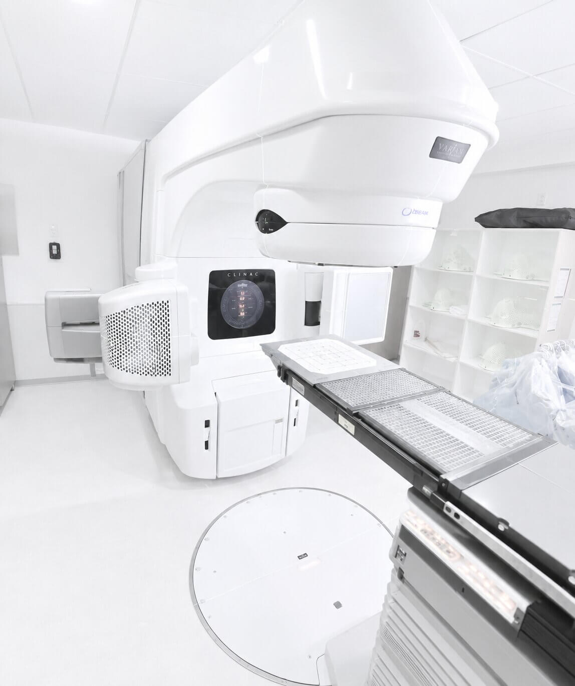 Linac Service Ceiling Rails Independent Linac Service & Radiation Oncology Engineering | 43 Oncology